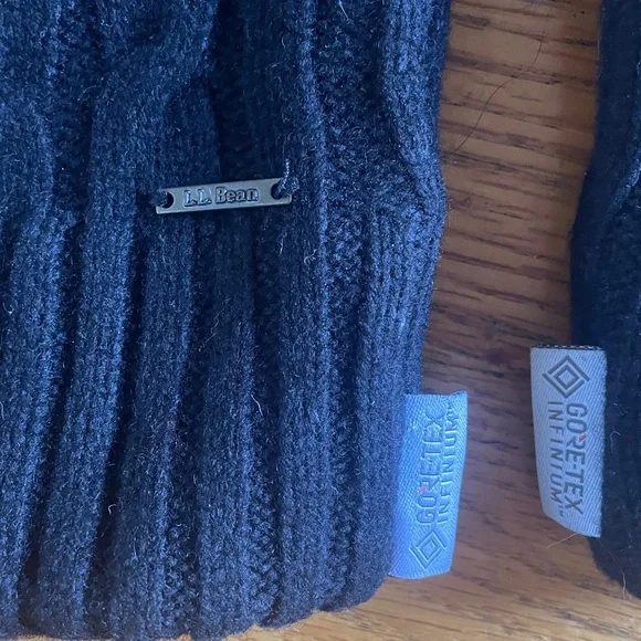 EUC L.L. Bean Women’s Mittens - Picture 3 of 3